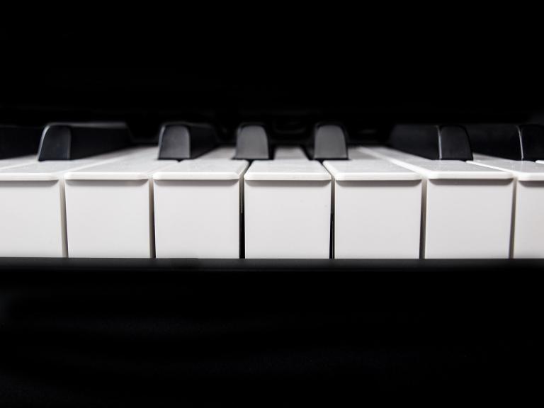 klawisze fortepianiu